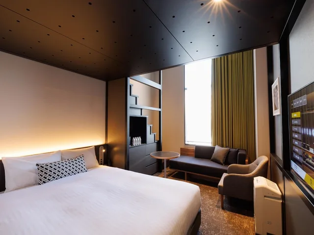 لوفت بسرير كوين، Cross Life Hakata Tenjin 1/4