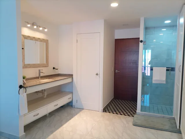 شقة ديلوكس بسرير كينج وسرير كوين بإطلالة على المدينة بشرفة مع أريكة، Collection O Morgan City Center, Los Cabos 5/5
