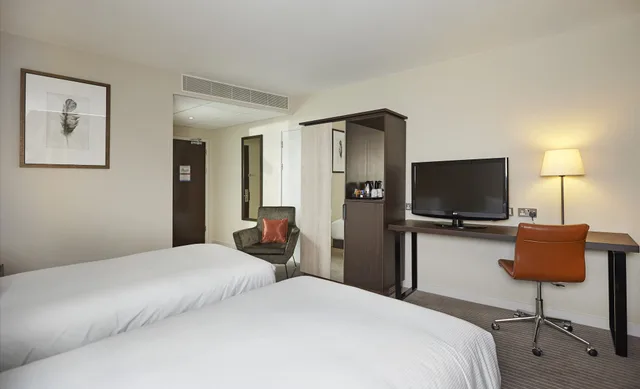 غرفة ديلوكس بسريرين منفصلين لذوي الإعاقة، Doubletree By Hilton London Excel 2/5