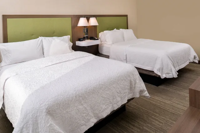 غرفة بسريرين كوين، HAMPTON INN BY HILTON OMAHA AIRPORT, IA 2/3