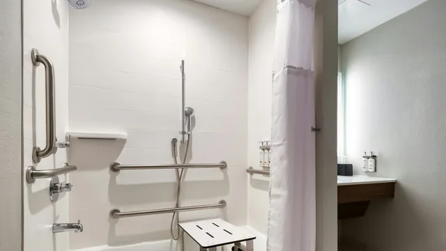غرفة قياسية بسريرين كوين لذوي الإعاقة، Holiday Inn Nashville Airport, an IHG Hotel 5/5