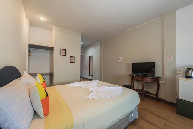 غرفة أساسية ثلاثية بسرير كينج مع أريكة، Bkk39 Airport hotel 6/10