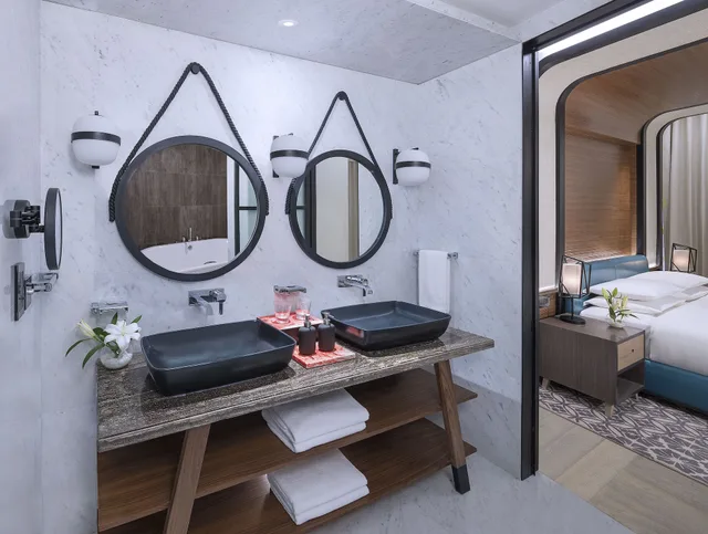 2 Bedrooms, Family Suite, King and Twin Beds, Kitchen, Andaz Dubai The Palm by Hyatt 3/3