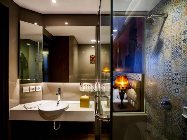 غرفة بريميوم سوبيريور بسرير كينج وسرير كوين، Grand Mercure Yogyakarta Adi Sucipto 6/6