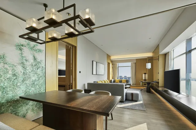 Deluxe, Suite, King Bed, Lake View, Hilton Suzhou Yinshan Lake 3/4