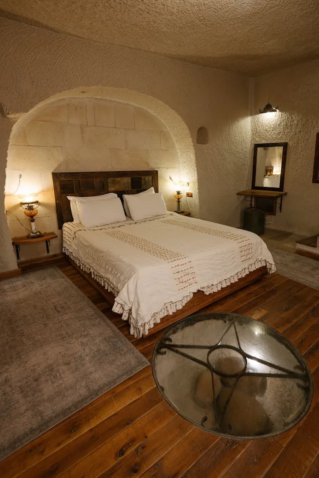جناح بسرير كوين بجاكوزي، Seki Cave Cavusin 3/10