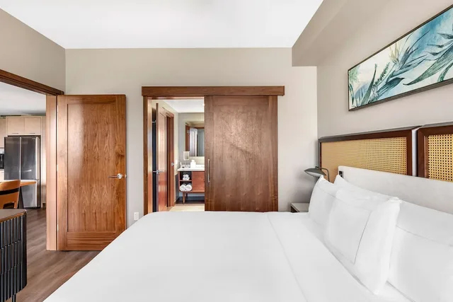 جناح بسريرين مزدوجين وسرير كينج بغرفتي نوم لذوي الإعاقة، Hilton Grand Vacations Club Maui Bay Villas 1/4