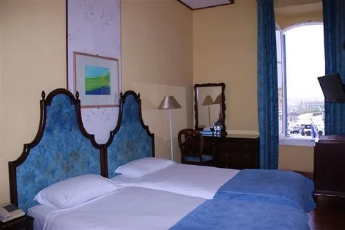 غرفة مفردة بسريرين منفصلين، Castille Hotel Malta 3/3