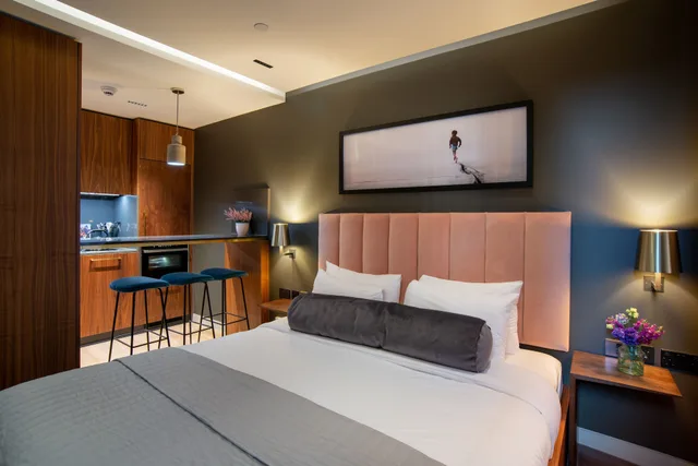 Premium, Studio, King Bed, Native Bankside 3/10