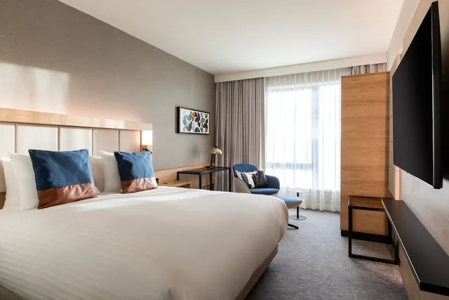 غرفة سوبيريور بسرير كينج بإطلالة على النهر، Courtyard by Marriott Glasgow SEC 2/8