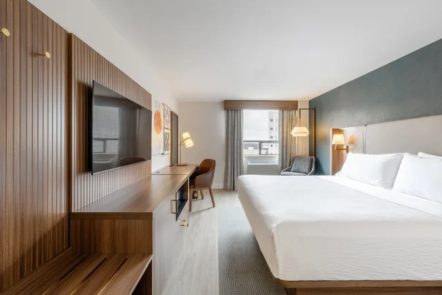 Leisure, King Bed، Holiday Inn Hotel And Suites Winnipeg Downtown 1/4