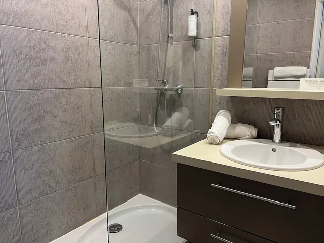 غرفة كومفورت بسريرين منفصلين، Hotel Le Trophee 8/10
