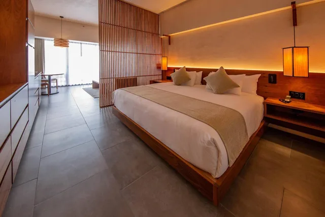 جناح بسرير كوين، Hive Cancun 2/8