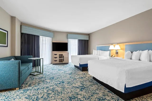 جناح استوديو بسريرين كوين بشرفة مع أريكة، Hampton Inn Suites St Petersburg Downtown 1/7