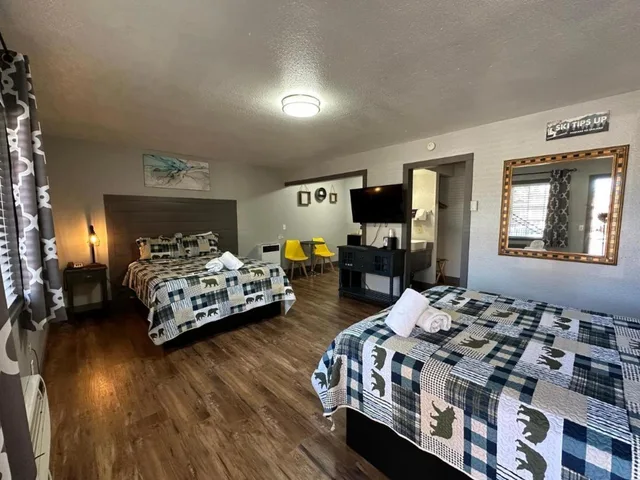 غرفة قياسية بسريرين كوين، Lake Ridge Hotel 7/10
