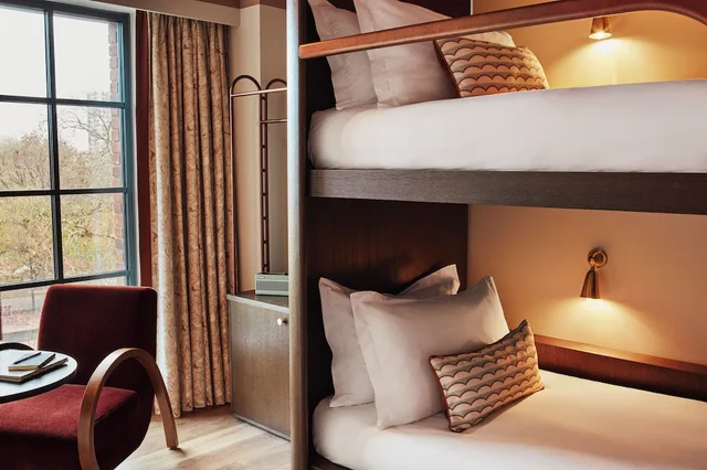 Snug, 2 Bunk Beds, Bunk Beds، The Hoxton Shepherds Bush 1/2