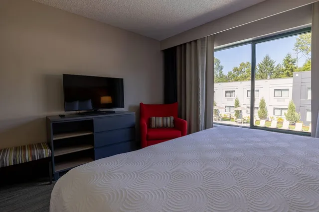 جناح بسرير كينج بغرفة نوم واحدة مع أريكة، Country Inn Suites By Radisson Seattle Bothell Wa 3/10