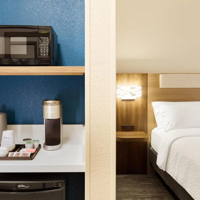 غرفة قياسية بسرير كينج لذوي الإعاقة، Candlewood Suites Dixon by IHG 3/3