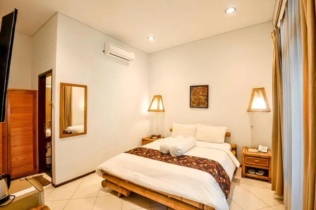 Standard, Double Bed, Rumah Mertua Heritage Yogyakarta 2/6
