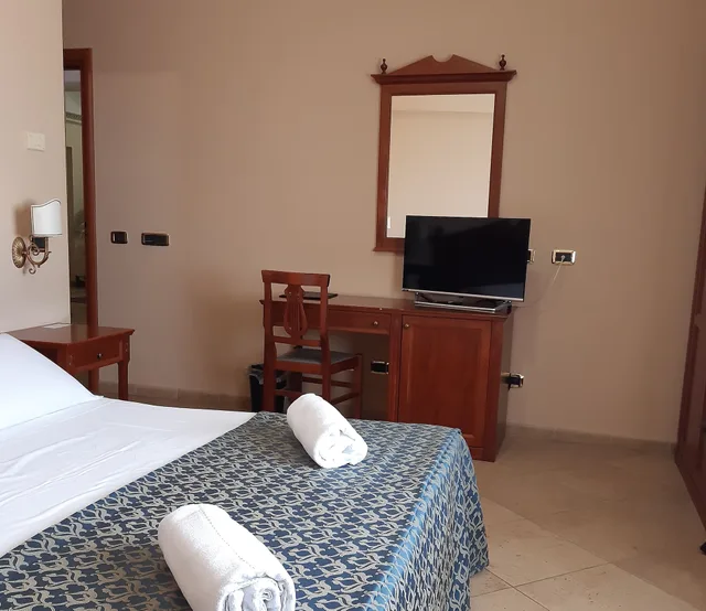 Economy, Double Bed, Hotel D Apos Angelo Palace 7/10