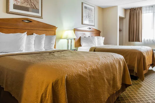 غرفة بسريرين كوين، Quality Inn & Suites Fairview - Erie 3/3