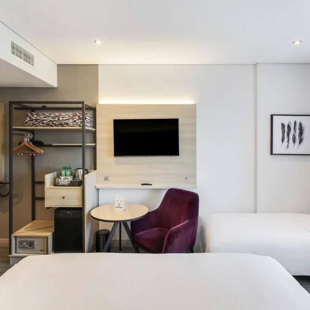 New Style, Family, King Bed, Premier Inn Abu Dhabi Capital Centre 8/10