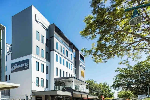 Oaks Cairns Hotel، كيرنز، كوينزلاند 4/93