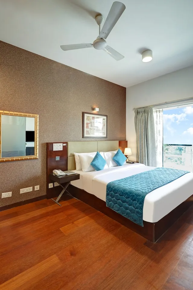 جناح فاخر بسرير كينج، Stately Suites, Golf Course Road 2/6