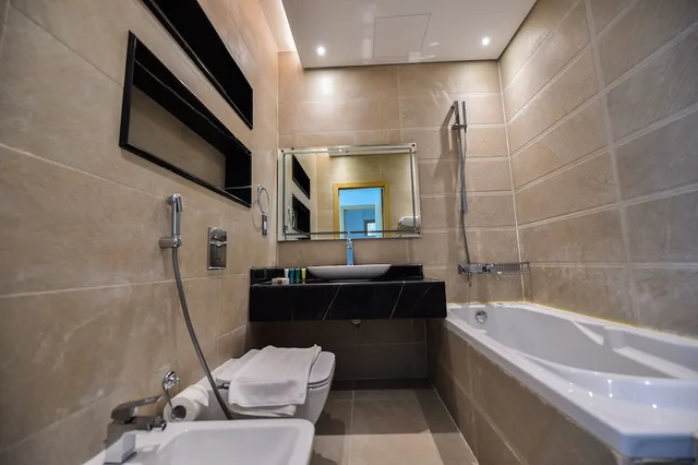 1 Bedroom, Apartment, King Bed, Waterfront Hotel Apartment 5/5