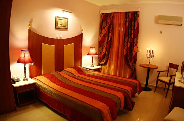 غرفة بسريرين منفصلين، Ionis Art Hotel 1/2
