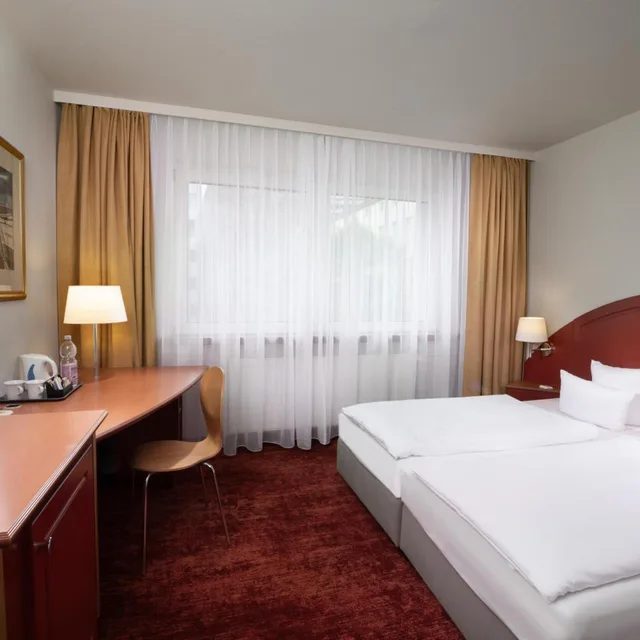 غرفة كلاسيكية بسرير مزدوج بإطلالة على الفناء، SORAT Hotel Berlin 1/4