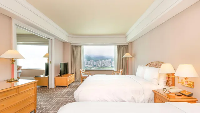 جناح ديلوكس، Lotte Hotel Busan 1/2