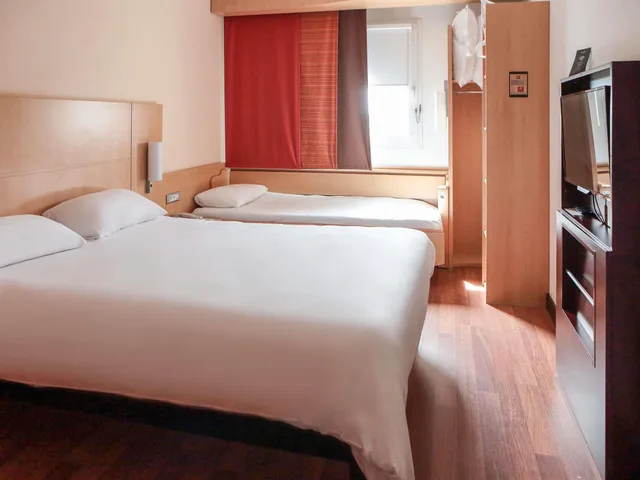 غرفة ثلاثية بسرير مزدوج مع أريكة، Ibis Albert 2/3