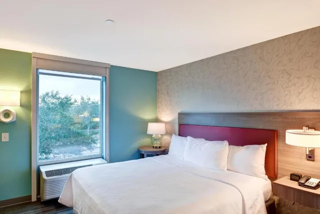 1 Bedroom, Pure, Wellness, King Bed, Accessible، Home2 Suites by Hilton Tampa USF Near Busch Gardens 1/2