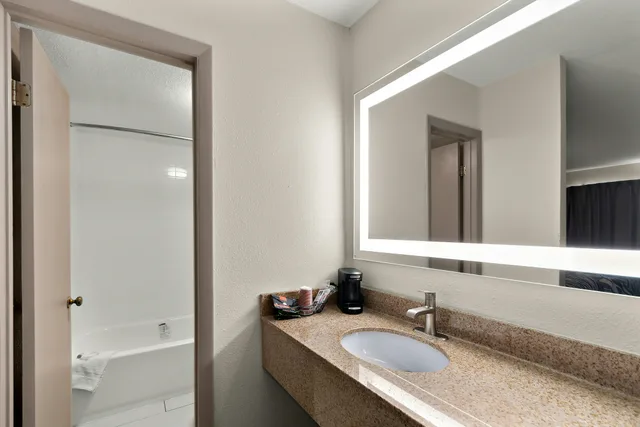 غرفة قياسية بسرير كينج، Red Roof Inn Winchester, VA 6/7