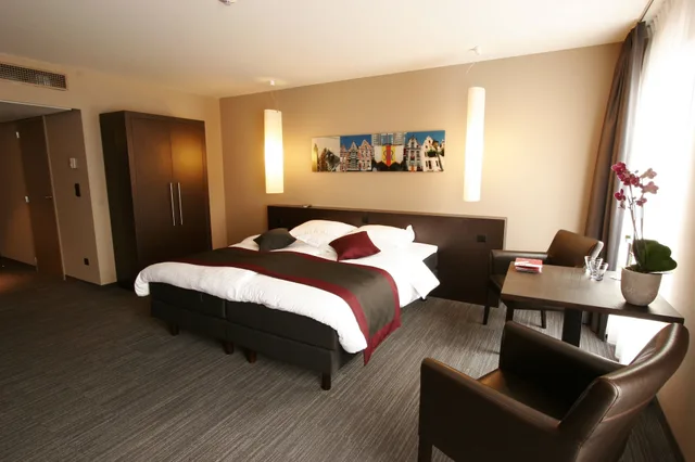 Style, King Bed، HOTEL MERCURE MECHELEN VE 1/6