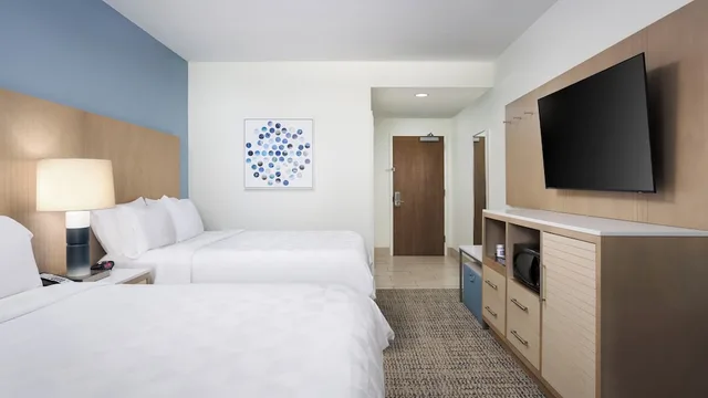 غرفة قياسية بسريرين كوين بشرفة، HOLIDAY INN RESORT FORT WALTON BEACH 4/10