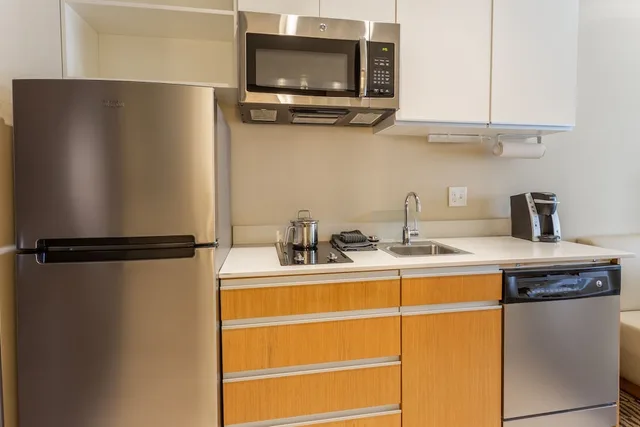 جناح استوديو بسريرين كوين، Hawthorn Suites By Wyndham Fargo 2/2