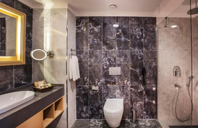 غرفة بسرير مزدوج بإطلالة على الحديقة، Korumar Ephesus Beach and Spa Resort 4/7