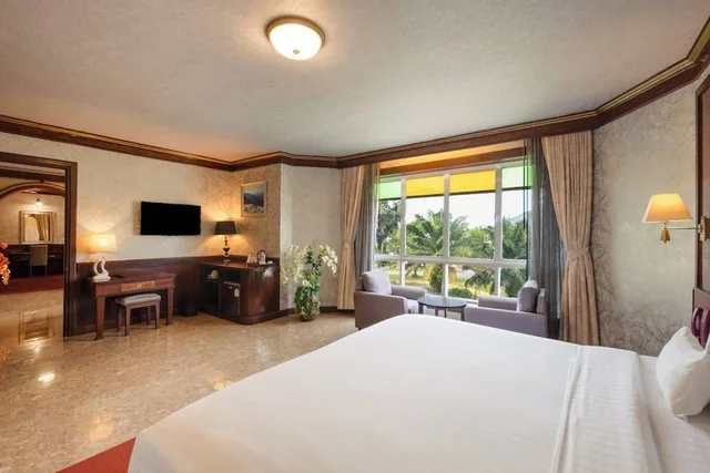 Junior, Double Bed, Erawan Hotel 1/9