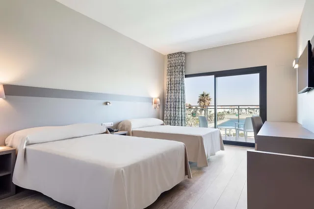 Standard, Single, 2 Double Beds، Best Costa Ballena 2/4