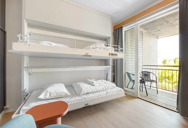 Family, Home Hotel Grimstad 2/2