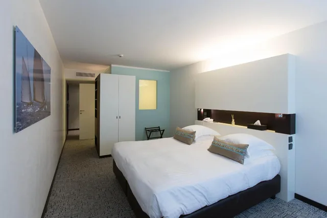 Superior, Double or Twin Bed, Street View، Royal Antibes - Luxury Hotel, Residence, Beach & SPA 3/7