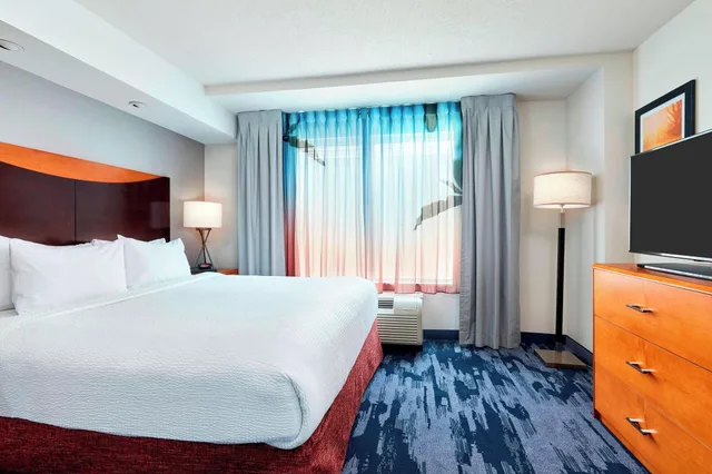 Suite, King Bed, Fairfield Inn And Suites Indianapolis Downtown 2/7