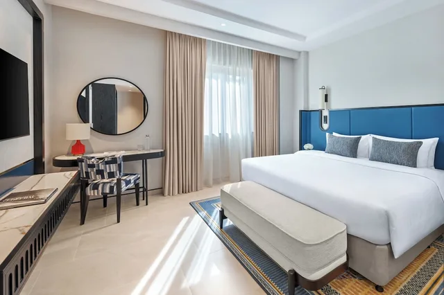 Renovated, Junior Suite, King Bed، NH Collection Dubai Ibn Battuta 1/5