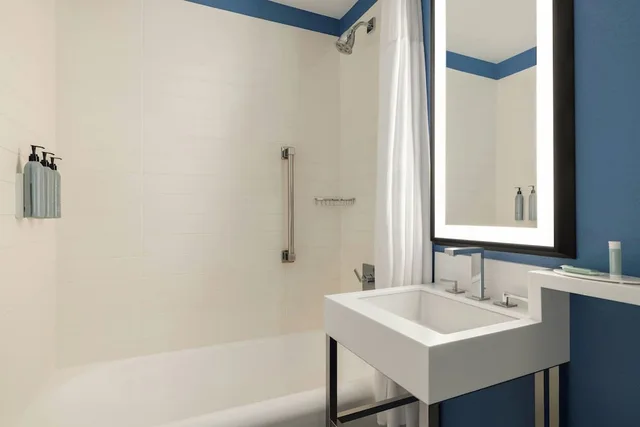 غرفة بسريرين مزدوجين، Courtyard by Marriott San Francisco Union Square 6/7