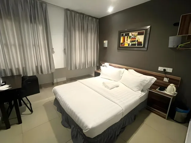 غرفة بريميوم بسرير كوين، ONE AVENUE HOTEL, BALAKONG 2/2