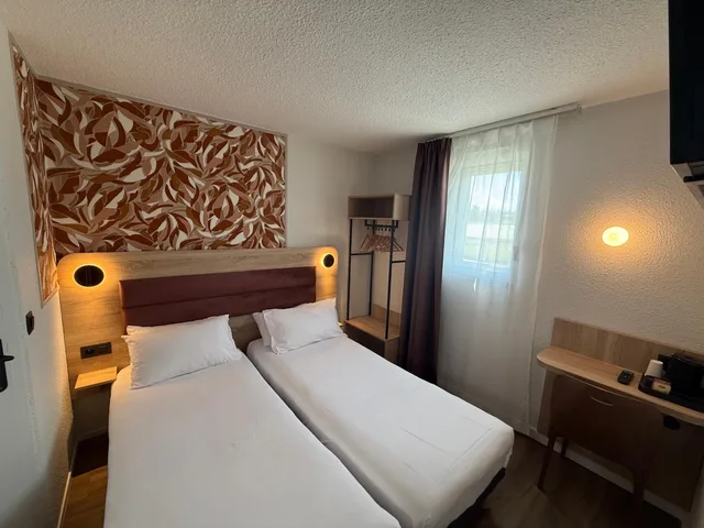 غرفة بسريرين منفصلين، Sure Hotel by Best Western Valence Nord 1/3