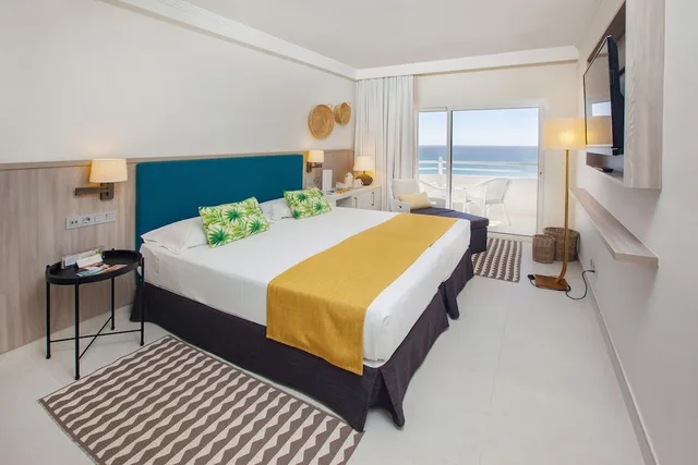 غرفة ديلوكس بسرير مزدوج بشرفة، Corallium Dunamar by Lopesan Hotels - Adults Only 1/3
