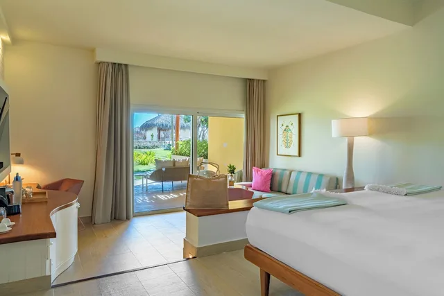 جناح جونيور بسرير كينج بشرفة، Iberostar Selection Coral Bavaro 1/7